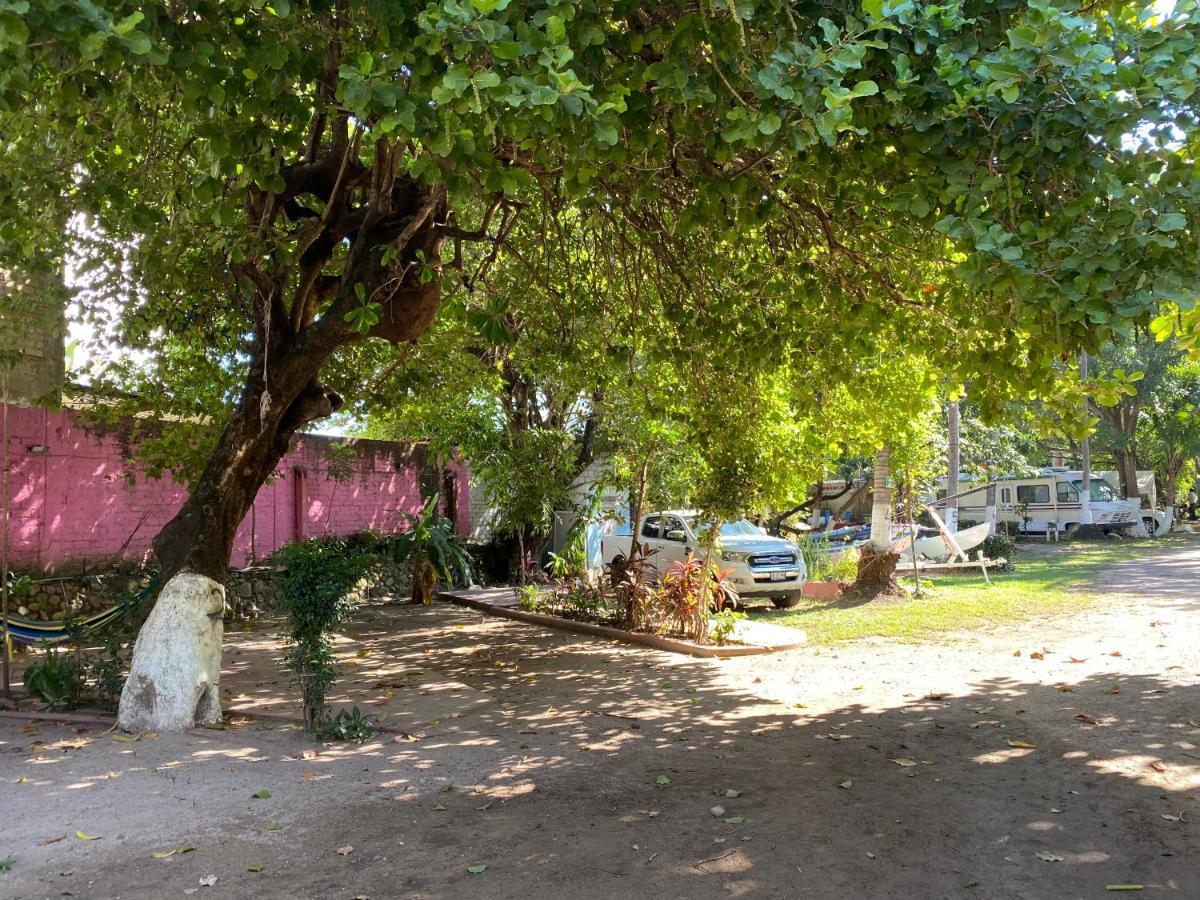 Delias Trailer Park Hotel Rincon de Guayabitos Exterior photo